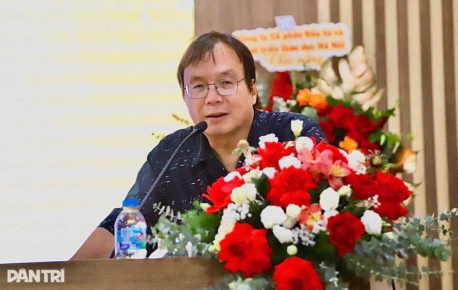 Tìm kiếm, tôn vinh người thầy, mái trường và những ký ức giáo dục nhân văn Tìm kiếm, tôn vinh người thầy, mái trường và những ký ức giáo dục nhân văn