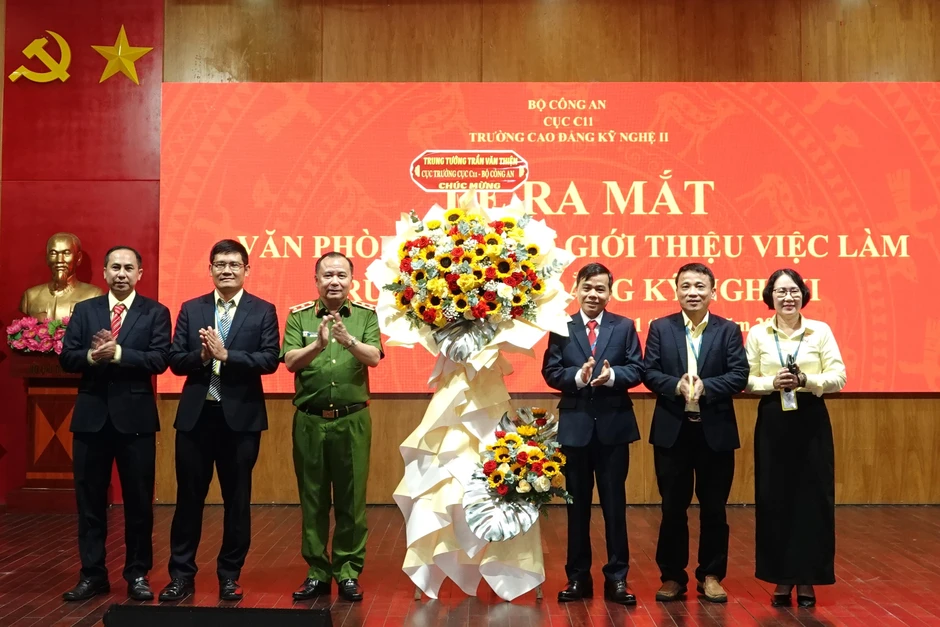 Tìm việc cho học sinh, sinh viên ngay khi còn học ở trường Tìm việc cho học sinh, sinh viên ngay khi còn học ở trường