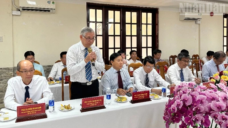 Tỉnh Cà Mau ký kết hợp tác toàn diện với Đại học Cần Thơ Tỉnh Cà Mau ký kết hợp tác toàn diện với Đại học Cần Thơ