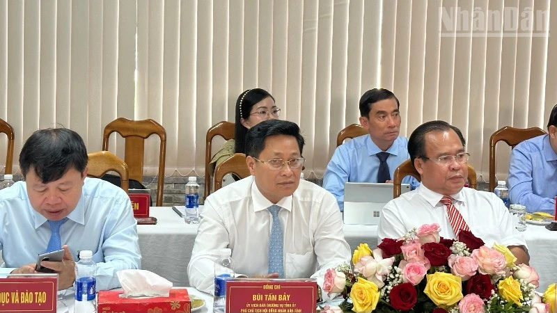 Tỉnh Cà Mau ký kết hợp tác toàn diện với Đại học Cần Thơ Tỉnh Cà Mau ký kết hợp tác toàn diện với Đại học Cần Thơ