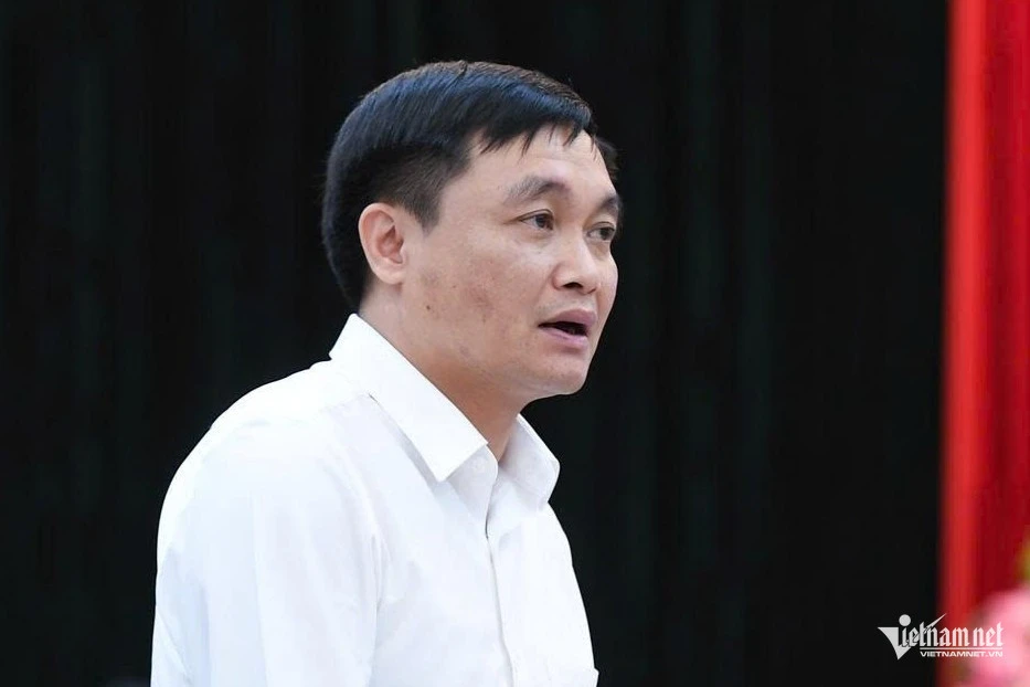 Toàn cảnh vụ 147 điểm 10 Toán trước ngày thi lại của 328 thí sinh chuyên Tuyên Quang Toàn cảnh vụ 147 điểm 10 Toán trước ngày thi lại của 328 thí sinh chuyên Tuyên Quang