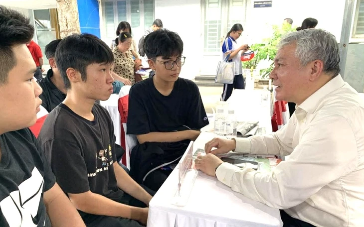 Toàn hệ thống Đại học Quốc gia TP.HCM xét tuyển tổng hợp, cần thành phần điểm nào? Toàn hệ thống Đại học Quốc gia TP.HCM xét tuyển tổng hợp, cần thành phần điểm nào?