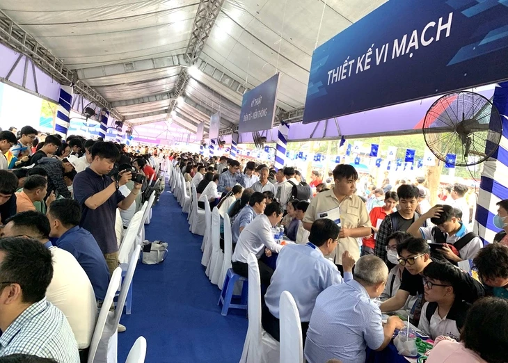 Toàn hệ thống Đại học Quốc gia TP.HCM xét tuyển tổng hợp, cần thành phần điểm nào? Toàn hệ thống Đại học Quốc gia TP.HCM xét tuyển tổng hợp, cần thành phần điểm nào?