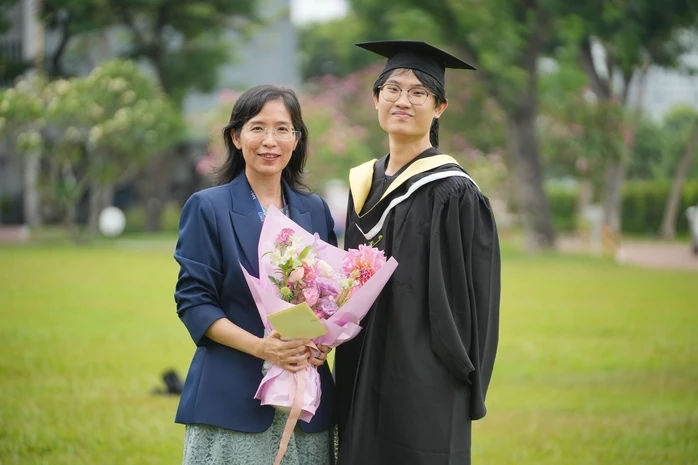 Tốt nghiệp đại học với GPA 4.0, chàng trai RMIT khởi nghiệp nhà hàng độc đáo Tốt nghiệp đại học với GPA 4.0, chàng trai RMIT khởi nghiệp nhà hàng độc đáo