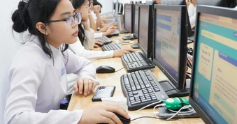 TPHCM chuẩn bị thí điểm thi tốt nghiệp THPT trên máy tính từ 2027