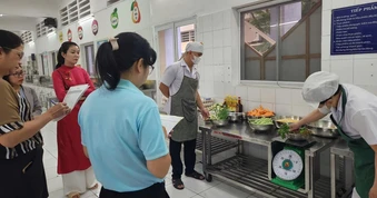 TP.HCM kiểm tra 317 cơ sở cung cấp suất ăn cho trường học