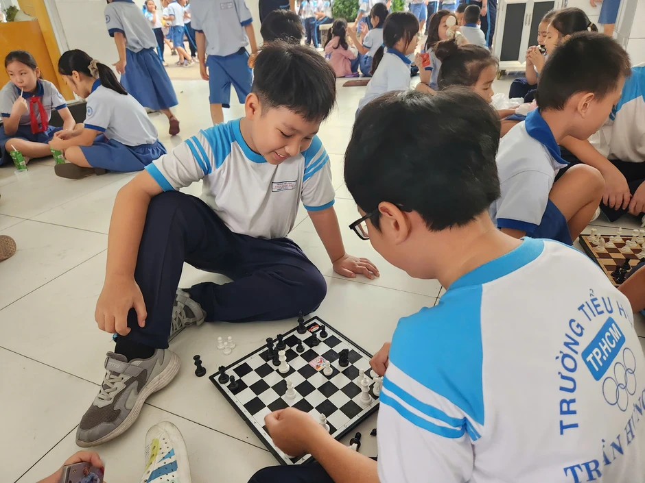 TP.HCM nắng nóng như đổ lửa, trường học, phụ huynh ứng phó