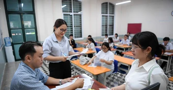 TPHCM tạm ngừng tuyển dụng giáo viên để chuẩn bị sáp nhập trường học