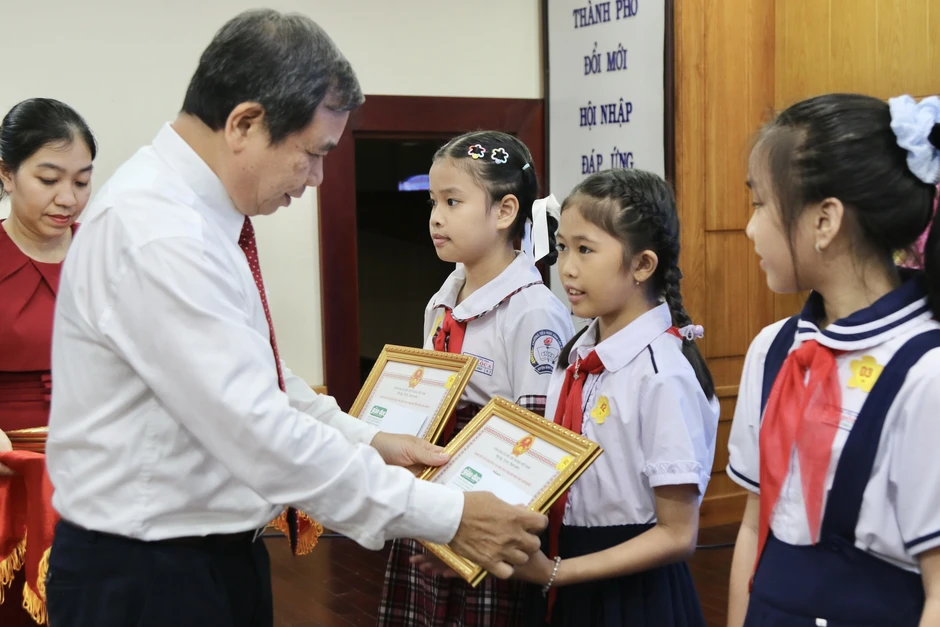 TP.HCM trao giải sáng kiến phòng chống bạo lực học đường TP.HCM trao giải sáng kiến phòng chống bạo lực học đường