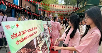 TP.HCM: Triển lãm của sinh viên kể câu chuyện làng nghề truyền thống
