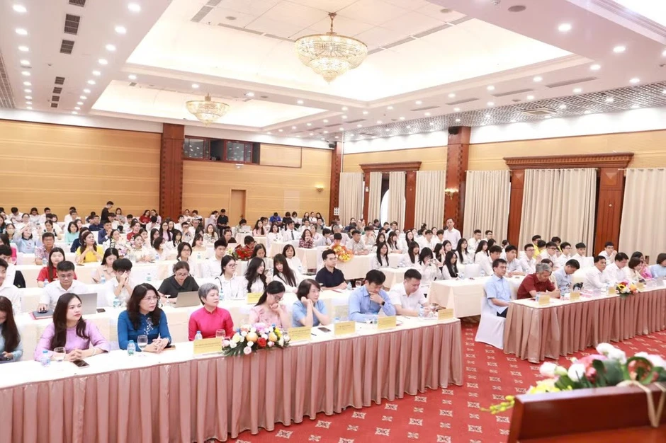 Trao giải Cuộc thi thiết kế bài giảng về “Môi trường không khói thuốc” lần thứ hai Trao giải Cuộc thi thiết kế bài giảng về “Môi trường không khói thuốc” lần thứ hai