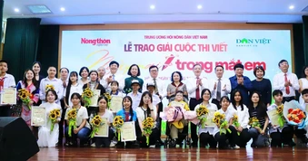 Trao giải Cuộc thi viết “Ngày mai trong mắt em” năm 2026