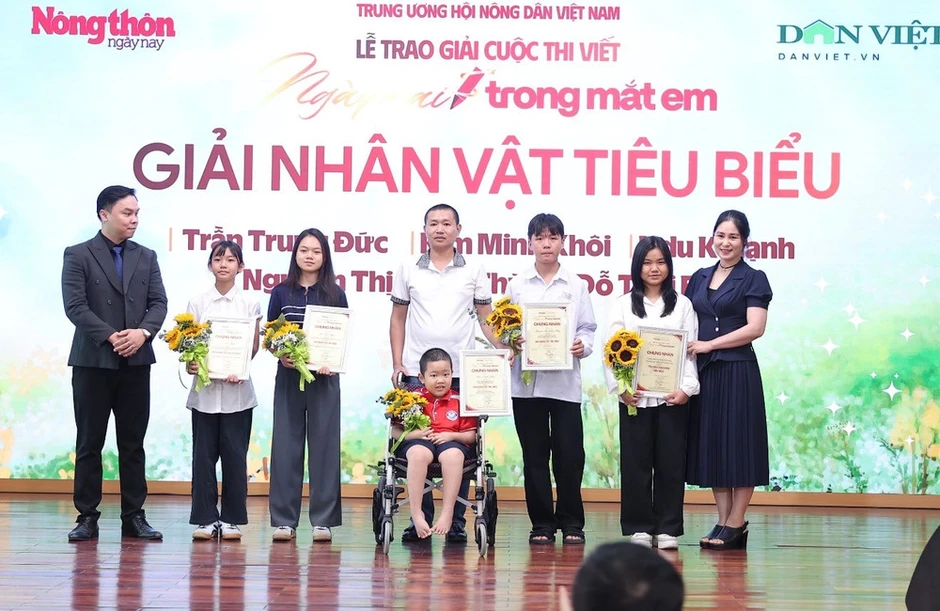 Trao giải Cuộc thi viết “Ngày mai trong mắt em” năm 2026 Trao giải Cuộc thi viết “Ngày mai trong mắt em” năm 2026