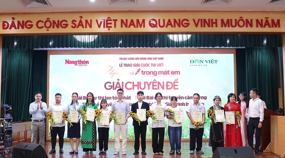 Trao giải Cuộc thi viết “Ngày mai trong mắt em” năm 2026 Trao giải Cuộc thi viết “Ngày mai trong mắt em” năm 2026