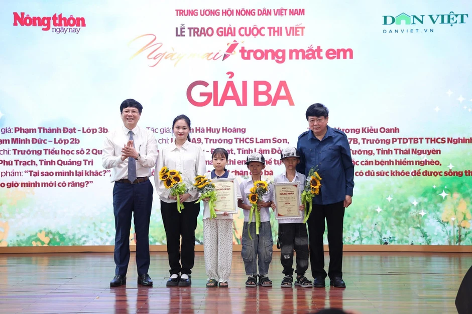 Trao giải Cuộc thi viết “Ngày mai trong mắt em” năm 2026 Trao giải Cuộc thi viết “Ngày mai trong mắt em” năm 2026