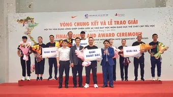 Trao giải Hội thi “Vận dụng lồng ghép Chiến lược 6C vào dạy học môn Giáo dục thể chất cấp tiểu học”