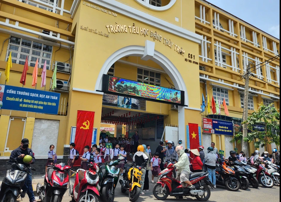 Trứng vịt hấp thịt heo làm 112 người ngộ độc thực phẩm tại Trường Đặng Thùy Trâm Trứng vịt hấp thịt heo làm 112 người ngộ độc thực phẩm tại Trường Đặng Thùy Trâm