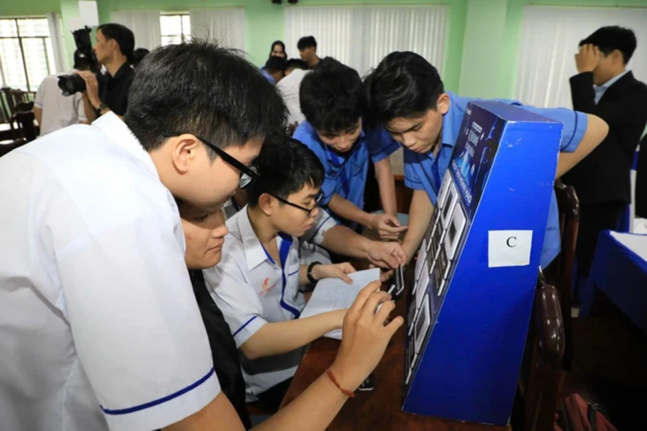 Trường CĐ Lý Tự Trọng đã hoàn trả học phí tạm thu cho hơn 2.000 người học Trường CĐ Lý Tự Trọng đã hoàn trả học phí tạm thu cho hơn 2.000 người học
