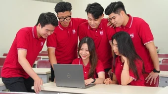 Trường công lập đầu tiên tại Việt Nam đạt QS Stars 5 Stars