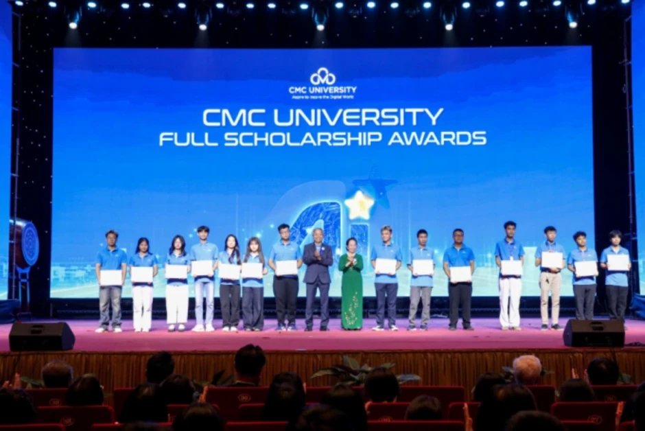 Trường Đại học CMC tặng iPad cho 100% sinh viên nhập học 2026