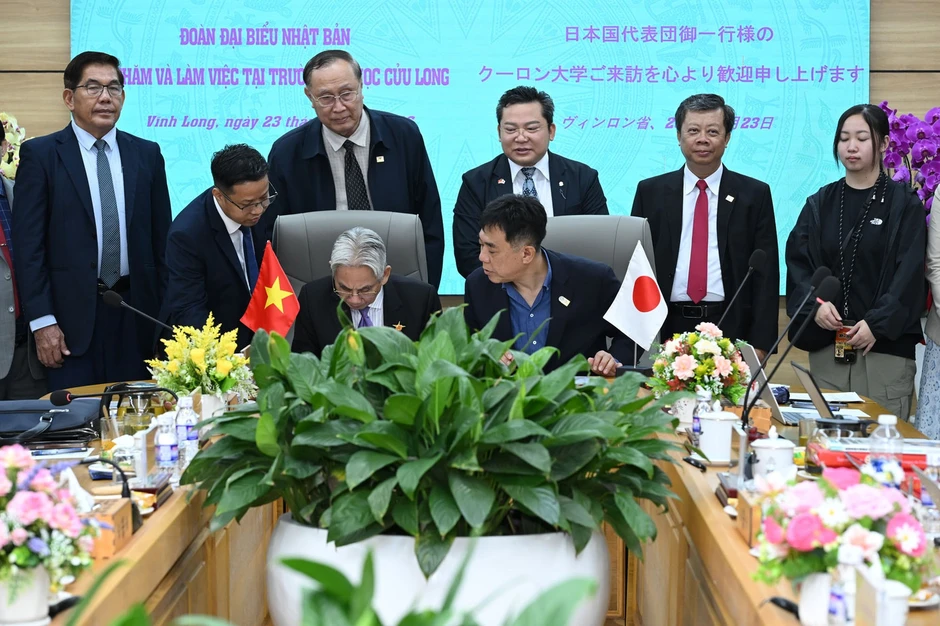 Trường Đại học Cửu Long giao lưu học thuật với đoàn đại biểu đến từ Nhật Bản Trường Đại học Cửu Long giao lưu học thuật với đoàn đại biểu đến từ Nhật Bản