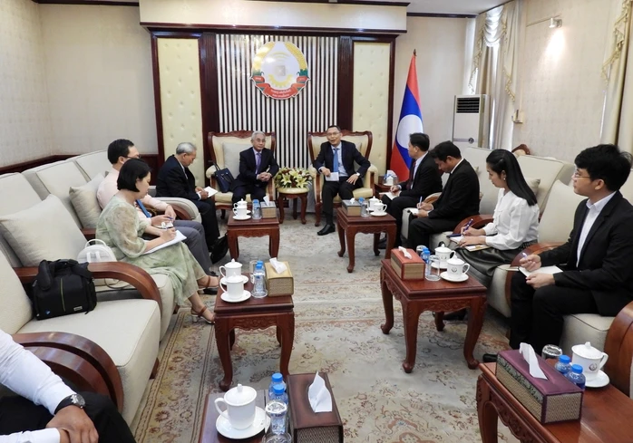 Trường Đại học Cửu Long làm việc với Bộ Công nghệ và Truyền thông Lào Trường Đại học Cửu Long làm việc với Bộ Công nghệ và Truyền thông Lào