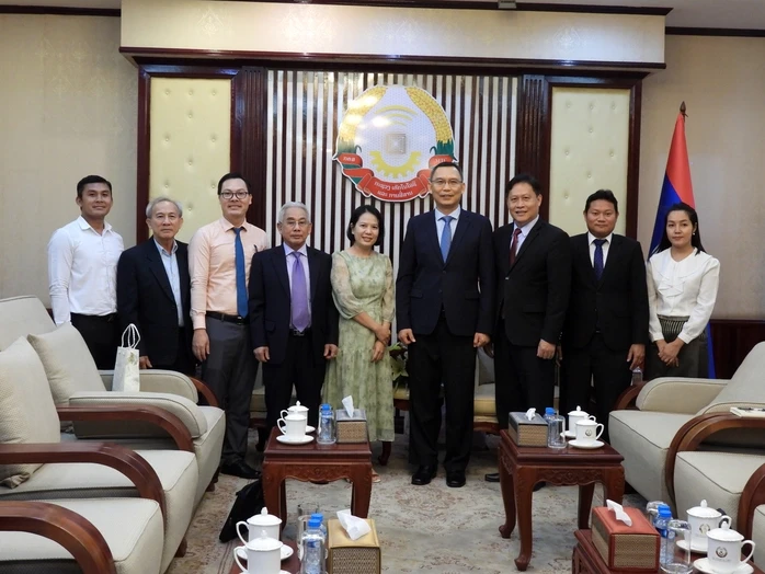 Trường Đại học Cửu Long làm việc với Bộ Công nghệ và Truyền thông Lào Trường Đại học Cửu Long làm việc với Bộ Công nghệ và Truyền thông Lào