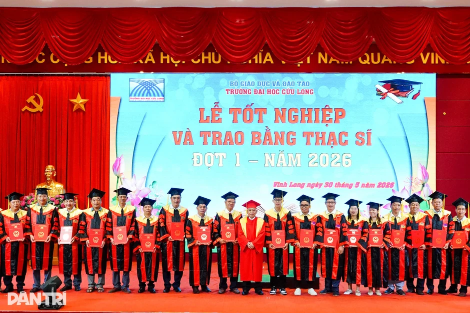 Trường Đại học Cửu Long trao bằng cho 157 tân thạc sĩ Trường Đại học Cửu Long trao bằng cho 157 tân thạc sĩ