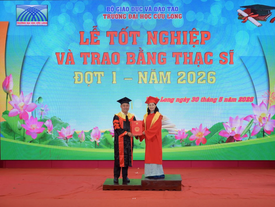 Trường Đại học Cửu Long trao bằng tốt nghiệp cho 157 thạc sĩ Trường Đại học Cửu Long trao bằng tốt nghiệp cho 157 thạc sĩ