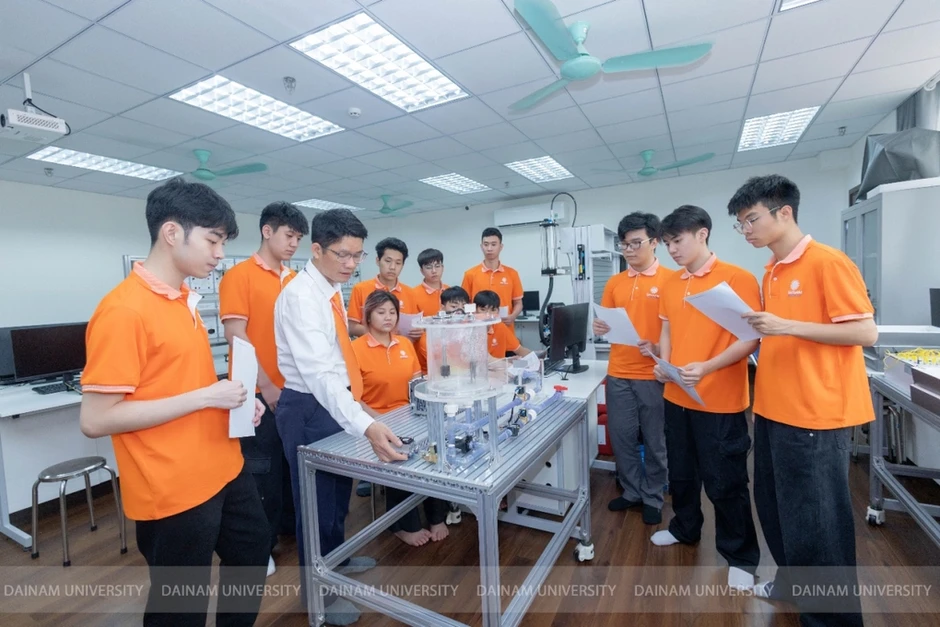 Trường Đại học Đại Nam dành học bổng cho con em ngành quân đội, công an Trường Đại học Đại Nam dành học bổng cho con em ngành quân đội, công an
