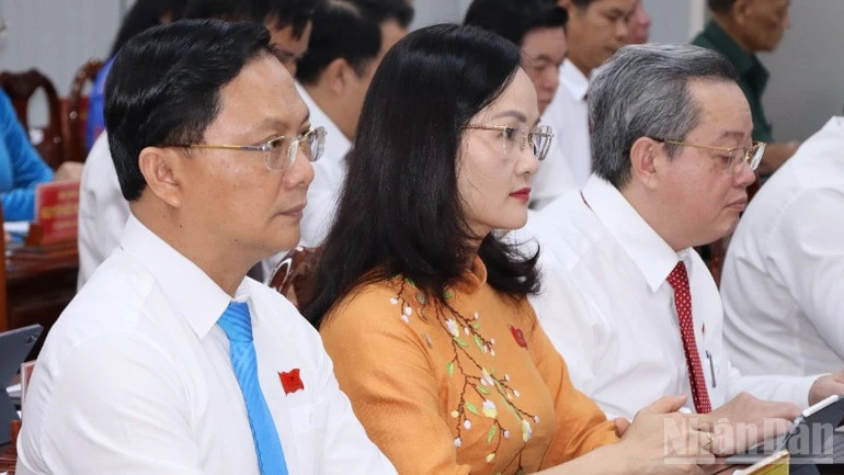 Trường đại học Đồng Nai thu hút tiến sĩ với mức hỗ trợ 300 triệu đồng Trường đại học Đồng Nai thu hút tiến sĩ với mức hỗ trợ 300 triệu đồng