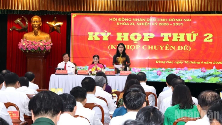 Trường đại học Đồng Nai thu hút tiến sĩ với mức hỗ trợ 300 triệu đồng Trường đại học Đồng Nai thu hút tiến sĩ với mức hỗ trợ 300 triệu đồng