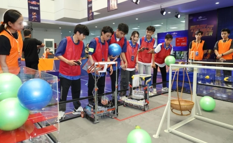 Trường Đại học FPT mở chuyên ngành Robot và Trí tuệ nhân tạo Trường Đại học FPT mở chuyên ngành Robot và Trí tuệ nhân tạo