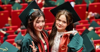 Trường Đại học Kinh tế tăng mức quy đổi IELTS, bỏ xét học bạ