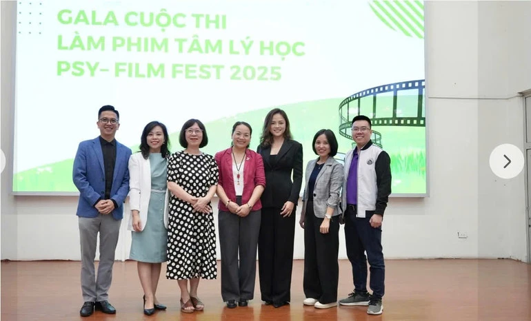Trường đại học Ngoại ngữ-Đại học Quốc gia Hà Nội tăng cường chăm sóc sức khỏe tinh thần cho sinh viên Trường đại học Ngoại ngữ-Đại học Quốc gia Hà Nội tăng cường chăm sóc sức khỏe tinh thần cho sinh viên