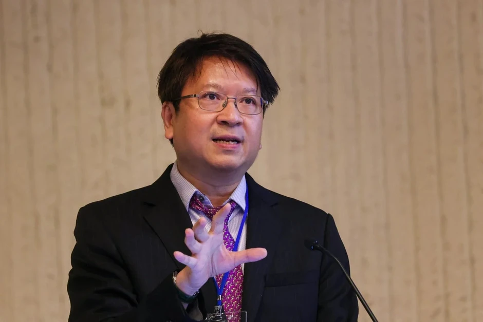 Trường đại học nhắc nhở phó giáo sư sau phát ngôn về phụ nữ 'lấy chồng vì tiền' Trường đại học nhắc nhở phó giáo sư sau phát ngôn về phụ nữ 'lấy chồng vì tiền'
