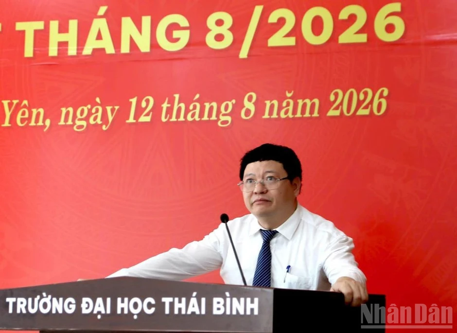 Trường đại học Thái Bình tổ chức cấp bằng tốt nghiệp cho sinh viên khóa 11