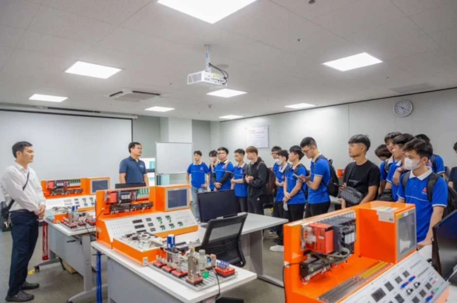 Trường Đại học Thành Đô đạt chứng nhận quốc tế QS Stars 4 sao Trường Đại học Thành Đô đạt chứng nhận quốc tế QS Stars 4 sao