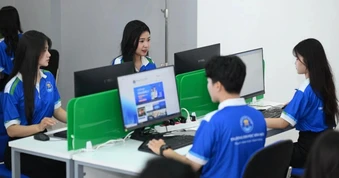 Trường Đại học Văn Hiến hỗ trợ nhiều chính sách học bổng đồng hành cho thí sinh xét học bạ