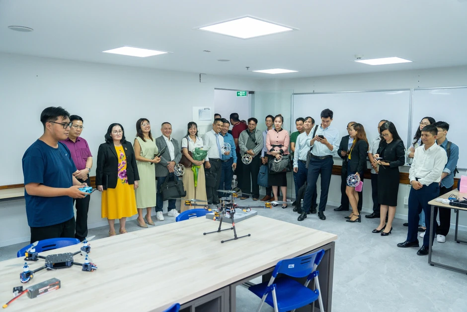Trường ĐH đưa vào 3 phòng thí nghiệm công nghệ cao phục vụ nghiên cứu, giảng dạy