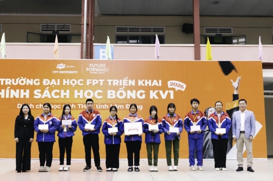 Trường ĐH FPT thu hẹp khoảng cách giáo dục qua học bổng Trường ĐH FPT thu hẹp khoảng cách giáo dục qua học bổng