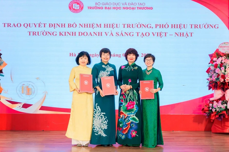 Trường ĐH Ngoại thương thành lập 4 trường Trường ĐH Ngoại thương thành lập 4 trường