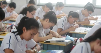 Trường học gây phản ứng dữ dội vì yêu cầu học sinh khai báo tài sản gia đình