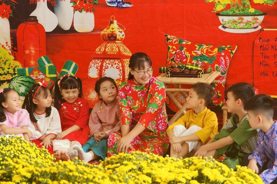 Trường học ở TPHCM rộn ràng đón Tết sớm Trường học ở TPHCM rộn ràng đón Tết sớm