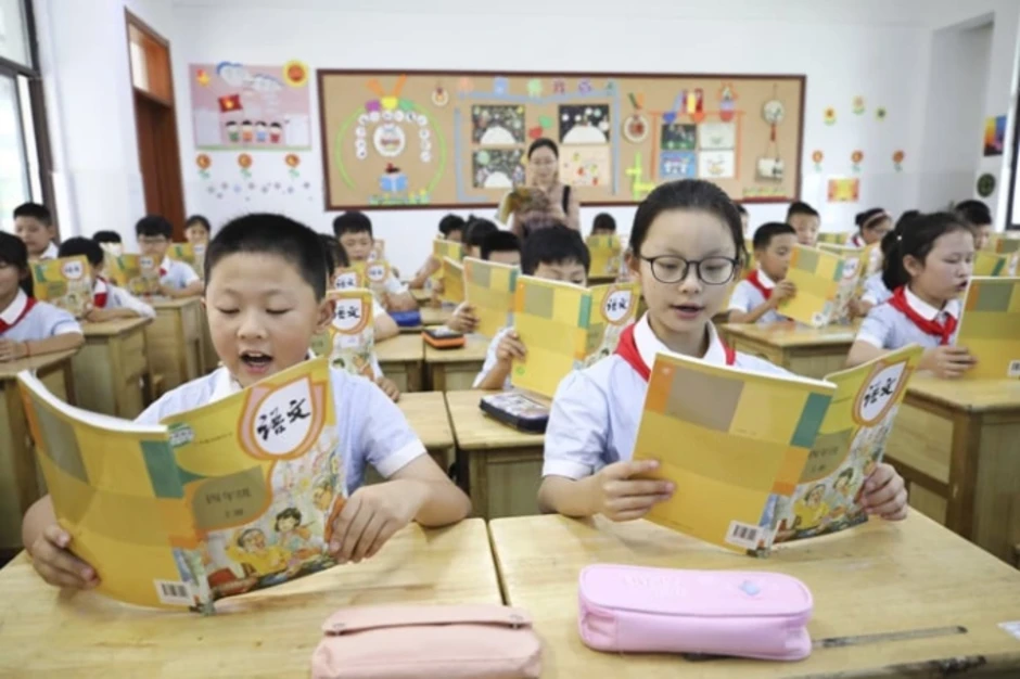 Trường học Trung Quốc lùi giờ vào lớp để học sinh ngủ thêm Trường học Trung Quốc lùi giờ vào lớp để học sinh ngủ thêm
