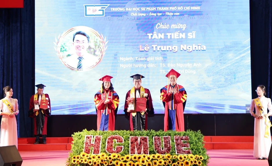Trường Sư phạm TPHCM trao bằng tốt nghiệp cho 411 tân tiến sĩ, thạc sĩ