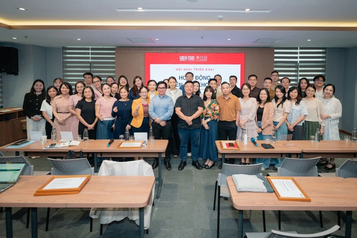 Trường Tài năng UEH.ISB thúc đẩy Nghiên cứu khoa học 2026: Ra mắt quỹ nghiên cứu Asia R&D Connect