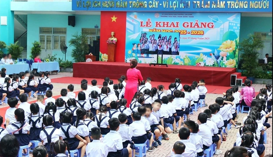 Trường 'tổ chức diễn xiếc trong giờ chính khóa, đóng 60.000 đồng/vé': Hiệu trưởng nói gì? Trường 'tổ chức diễn xiếc trong giờ chính khóa, đóng 60.000 đồng/vé': Hiệu trưởng nói gì?