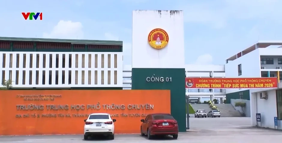 Từ bất thường điểm thi ở Tuyên Quang đến bài toán giám sát bằng dữ liệu Từ bất thường điểm thi ở Tuyên Quang đến bài toán giám sát bằng dữ liệu