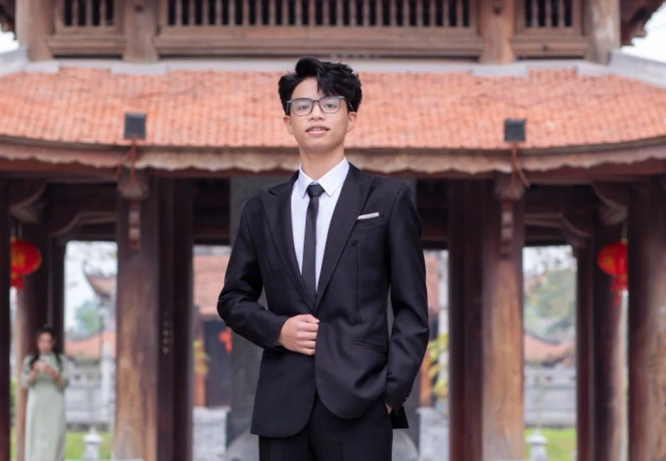 Từ cú trượt học sinh giỏi tỉnh tới thủ khoa chuyên Toán Từ cú trượt học sinh giỏi tỉnh tới thủ khoa chuyên Toán
